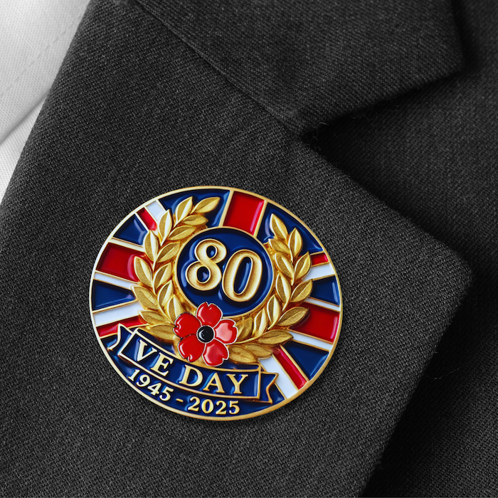 VE Day 80th Anniversary Commemorative Poppy & Laurel Pin Badge