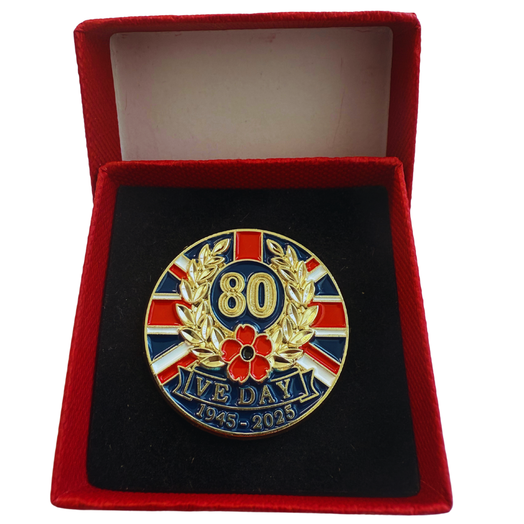 VE Day 80th Anniversary Commemorative Poppy & Laurel Pin Badge