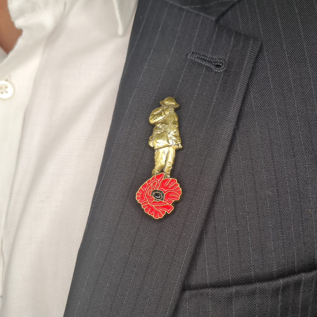 Lone Soldier & Lest We Forget Soldier Pin Bundle