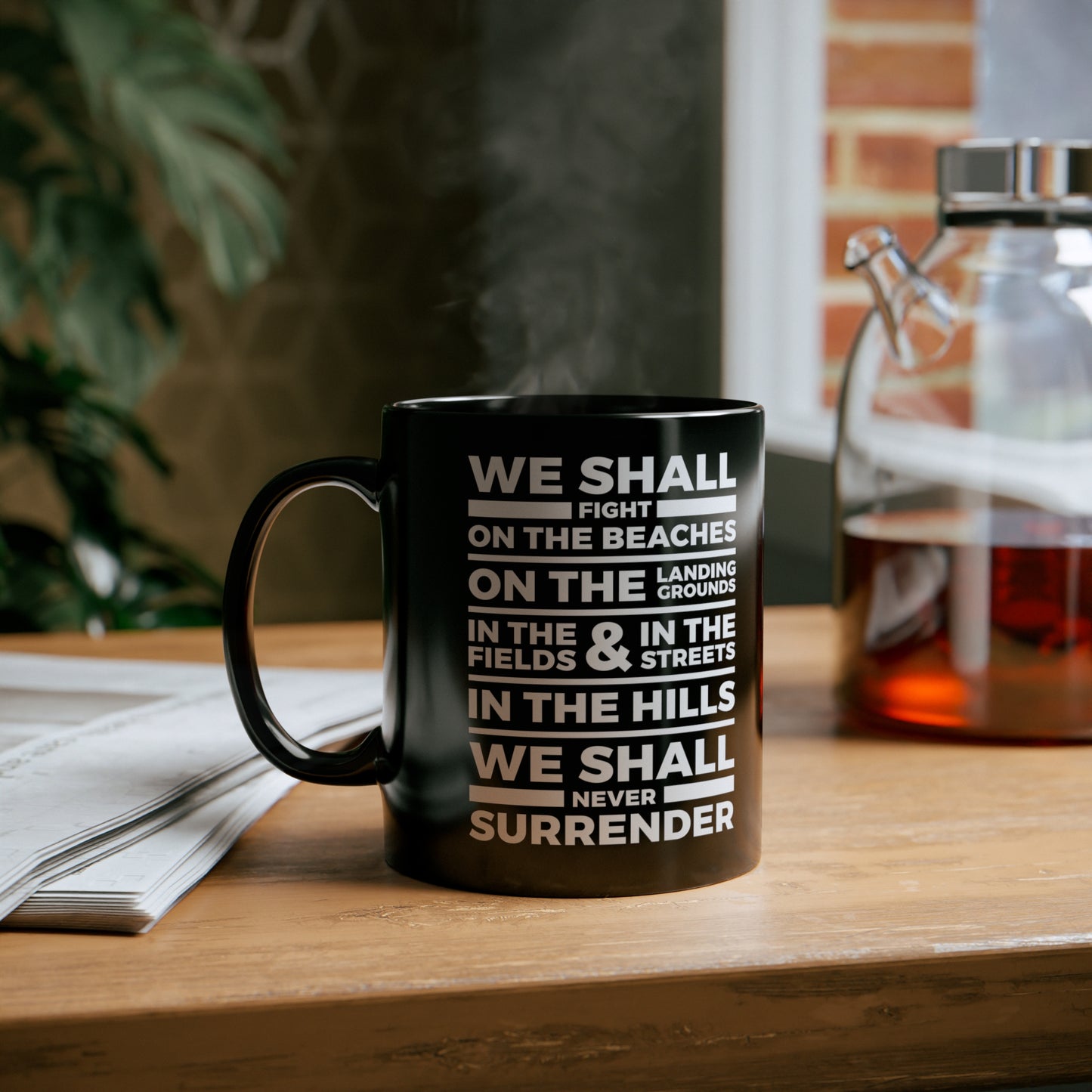 Winston Churchill Never Surrender  -  Black Mug 11oz