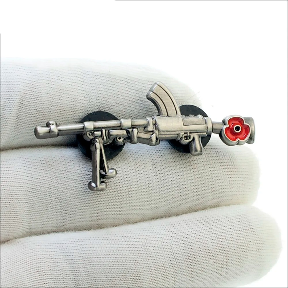 Rifle Flanders Flower Pin Badge